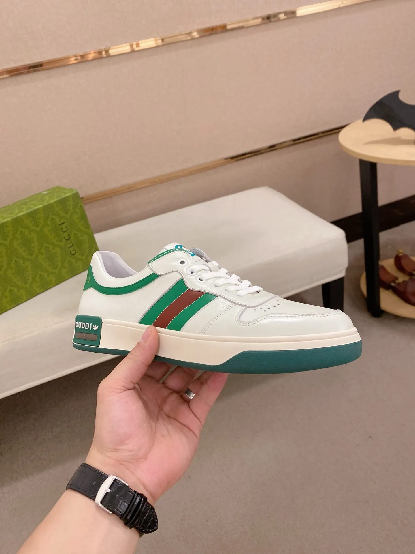 Men's clothing and shoes💰:440💰 (Gucci) The latest 🎁🎁casual and fashionable men's shoes👟 from the official website, hot style 💥 style is simple and elegant, exclusive for trendy men. Unique latest brand elements from the official website 👑original Gucci decoration, fashionable and generous, original cowhide leather ✅sheepskin lining, official website designated wear-resistant casual outsole, classic model taken at the counter in kind🎬38-44